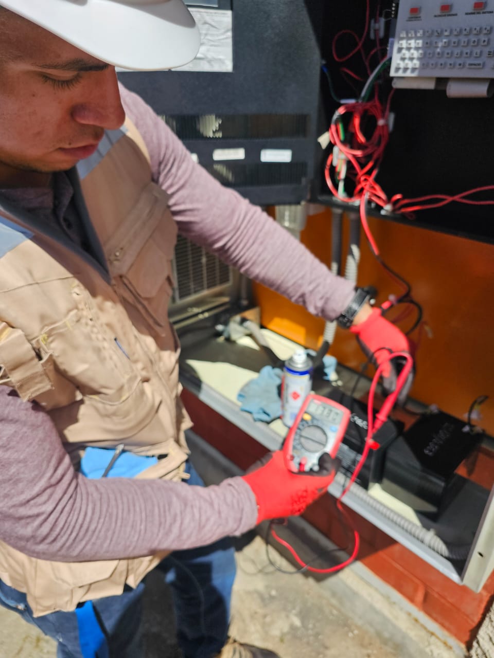 Inspección panel eléctrico